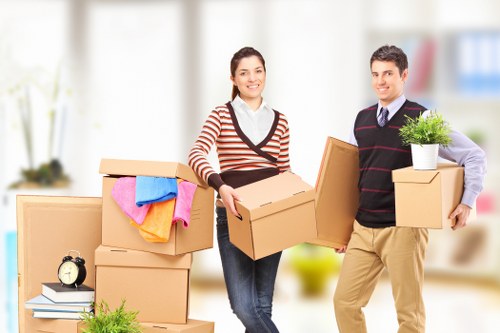 Local removal service helping with a move near Collierswood
